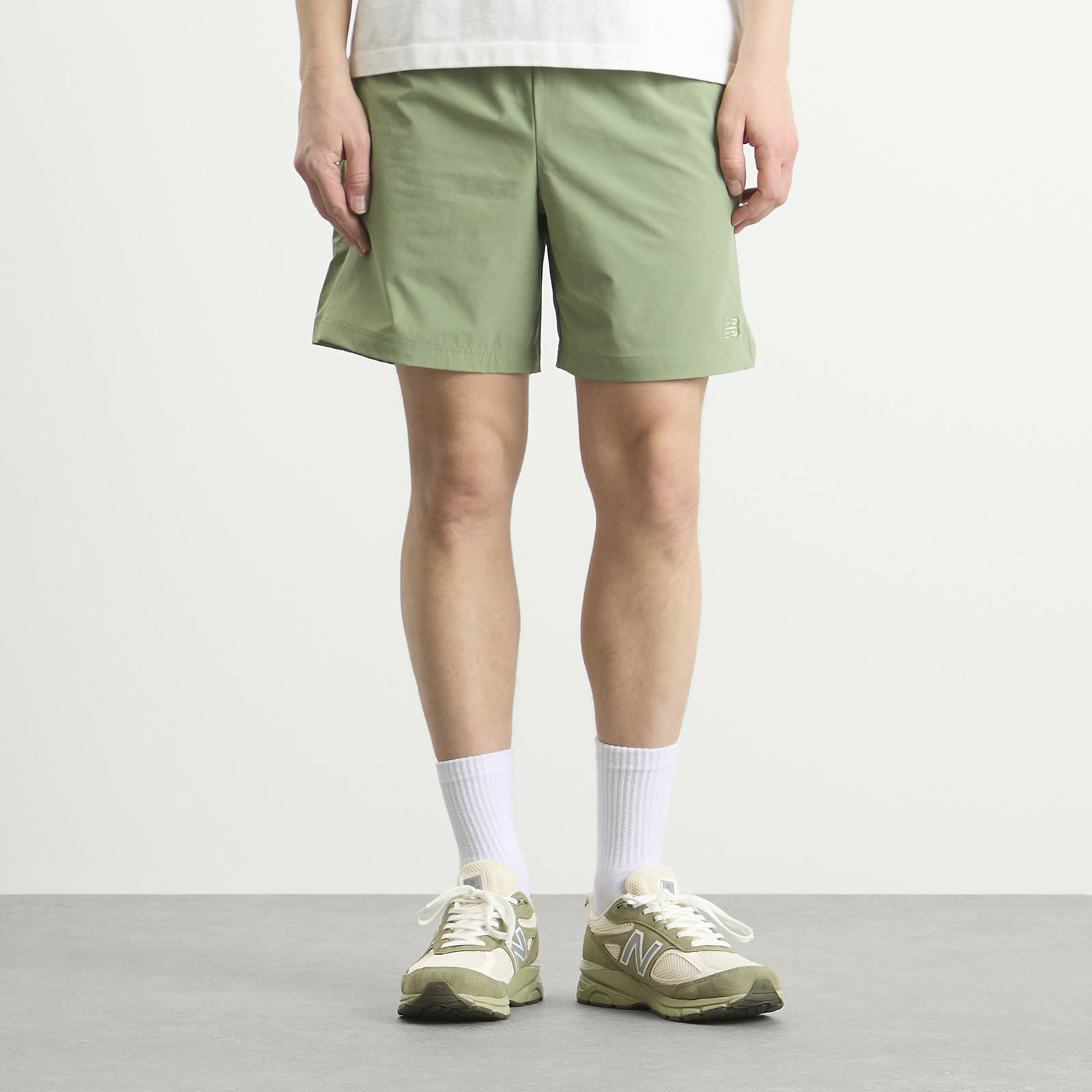 Men's Athletics Stretch Woven Short 7" in Oregano