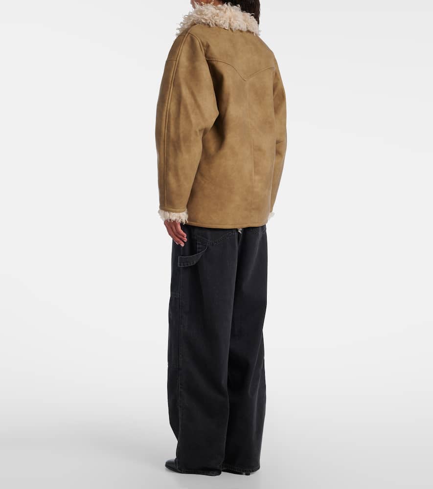 Clea coat