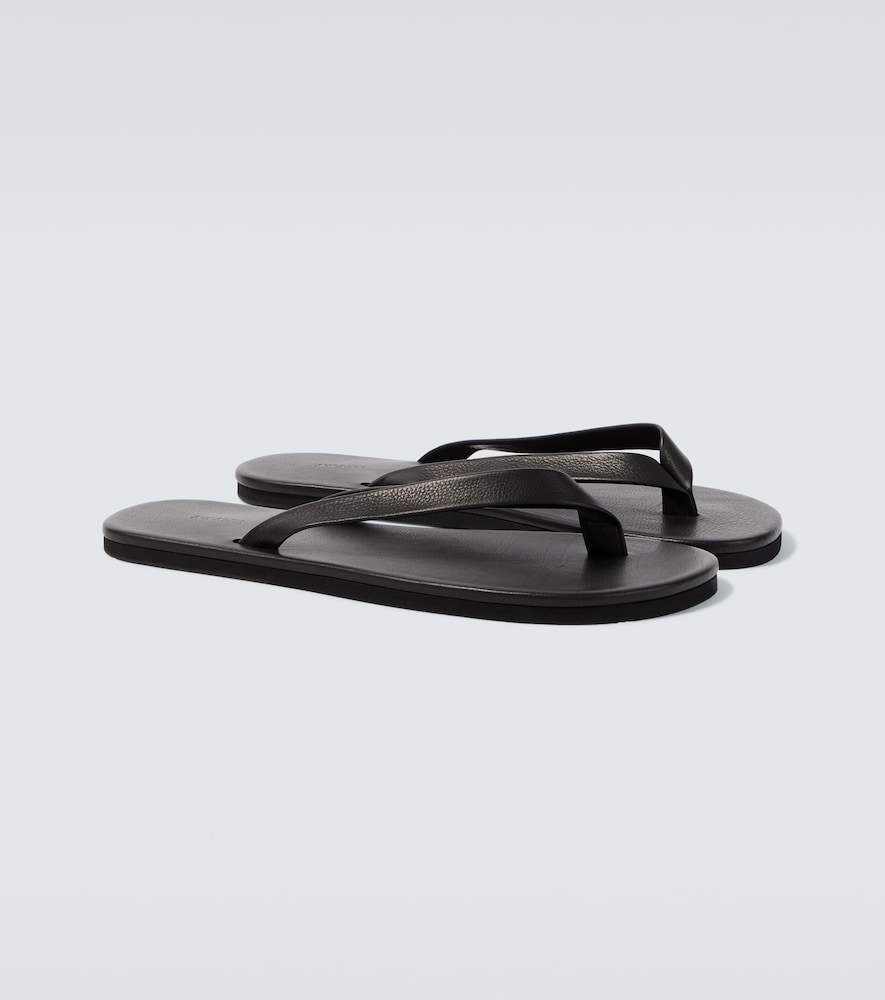 Leather thong sandals