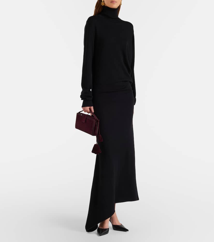 Knitted wool gown