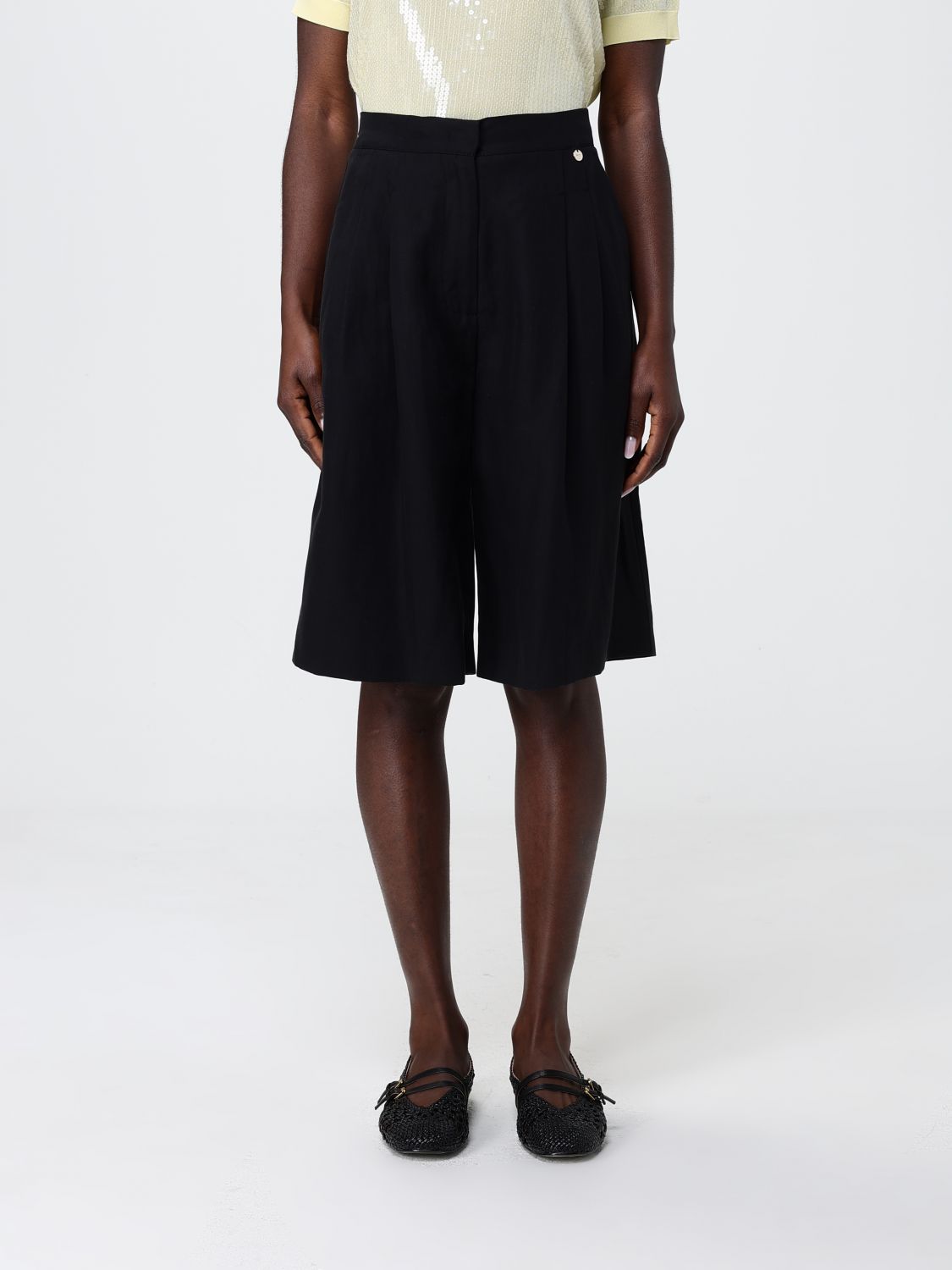 Shorts Woman color Black