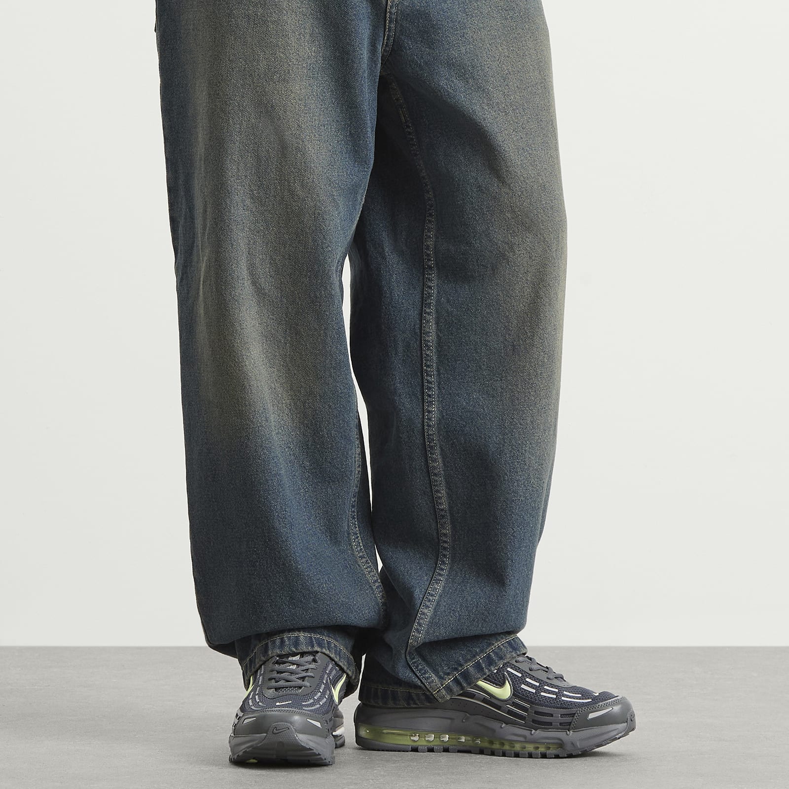 Men's Air Max Tl 2.5 Sneaker in Iron Grey/Liquid Lime