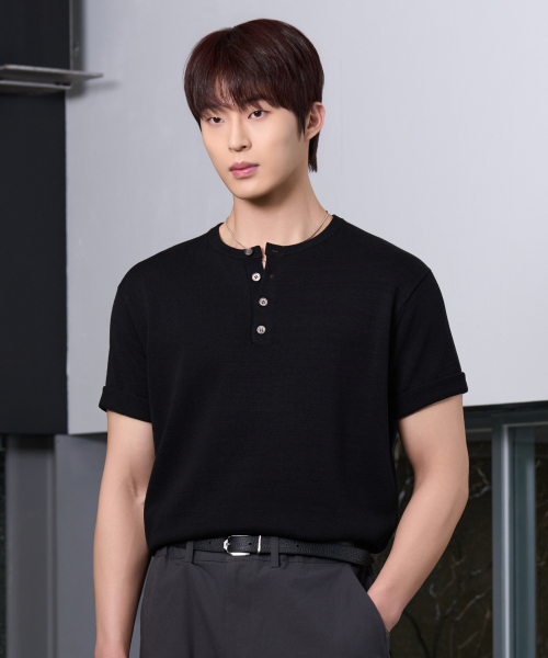26 SS Washable Linen Henley Neck Crop Knit