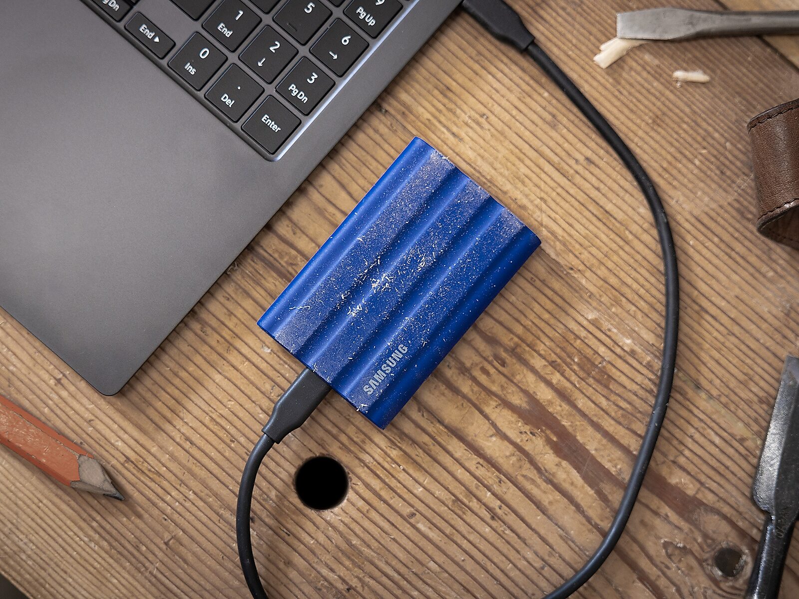 Portable SSD T7 Shield USB 3.2 1TB ( in Black) (MU-PE1T0S/AM)