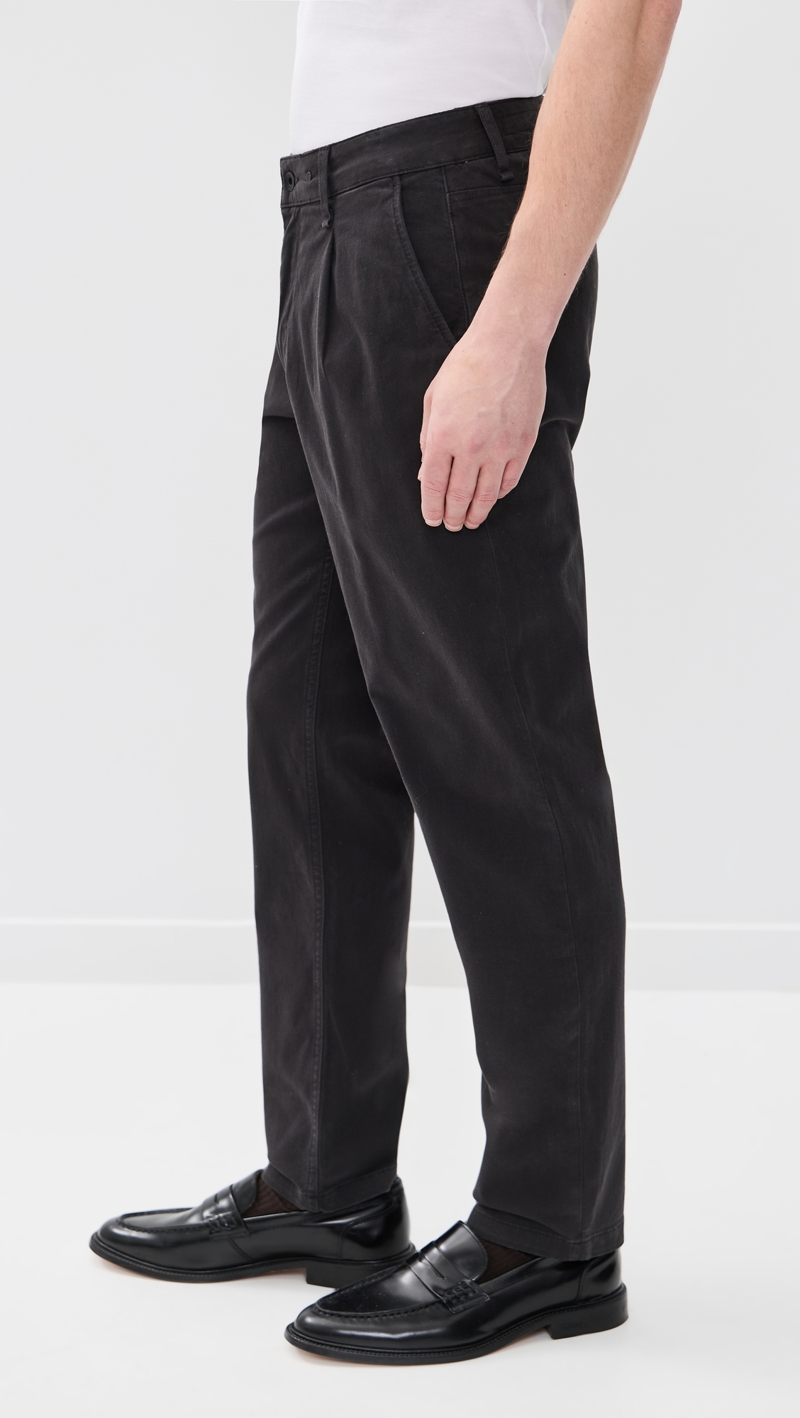 Evan Pleated Chino Pants Black