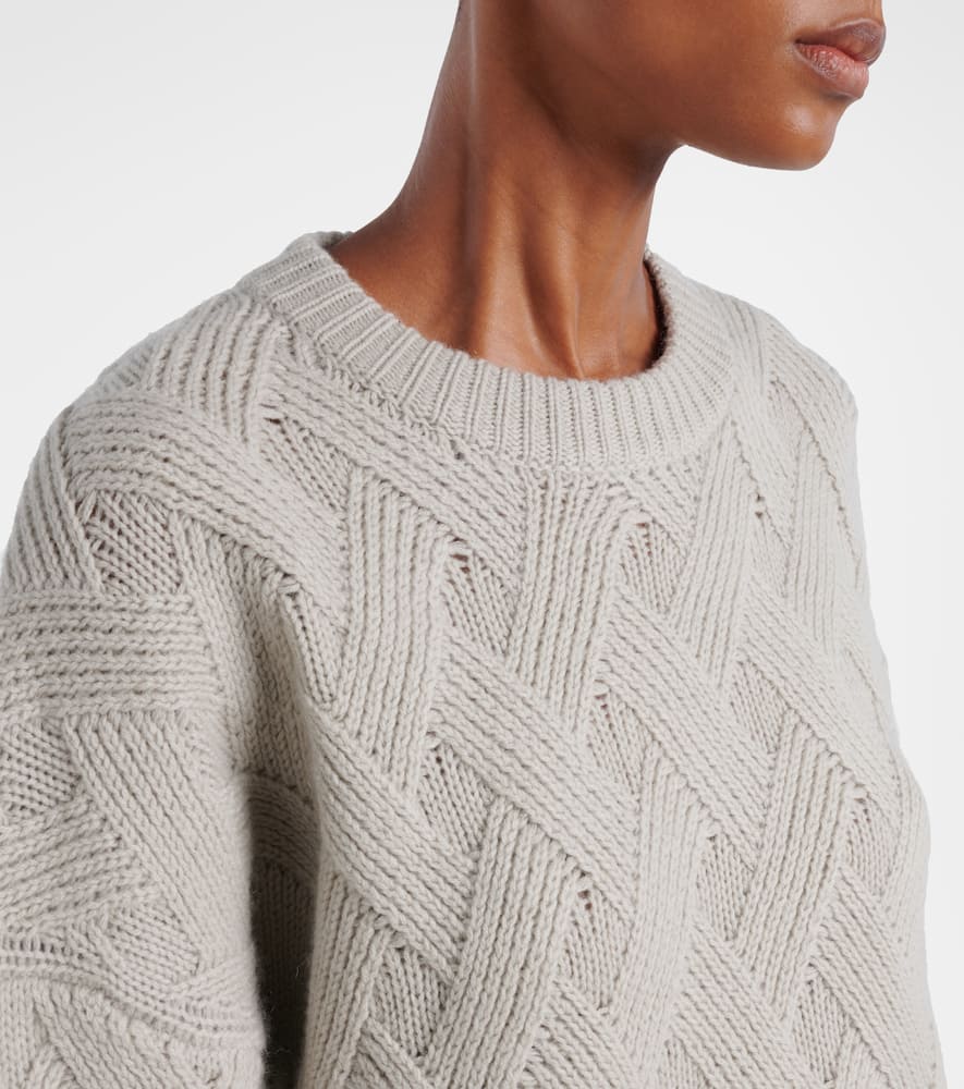 Wool and cashmere sweater