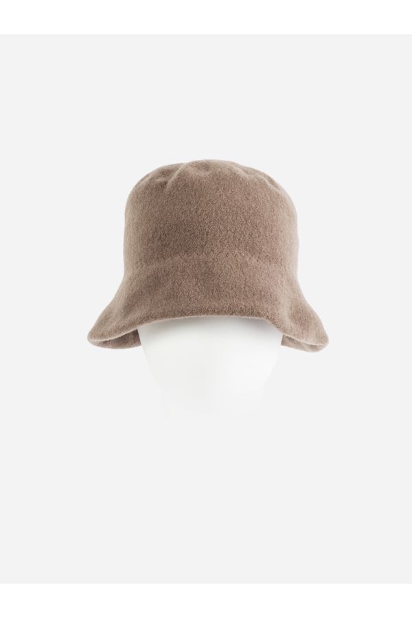 1744 Bucket Hat — Beige