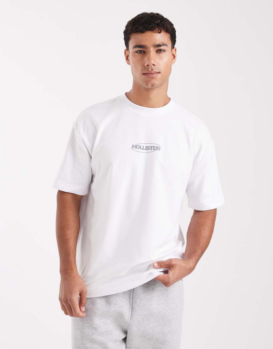 Small boxy bubble logo cooling t-shirt in white