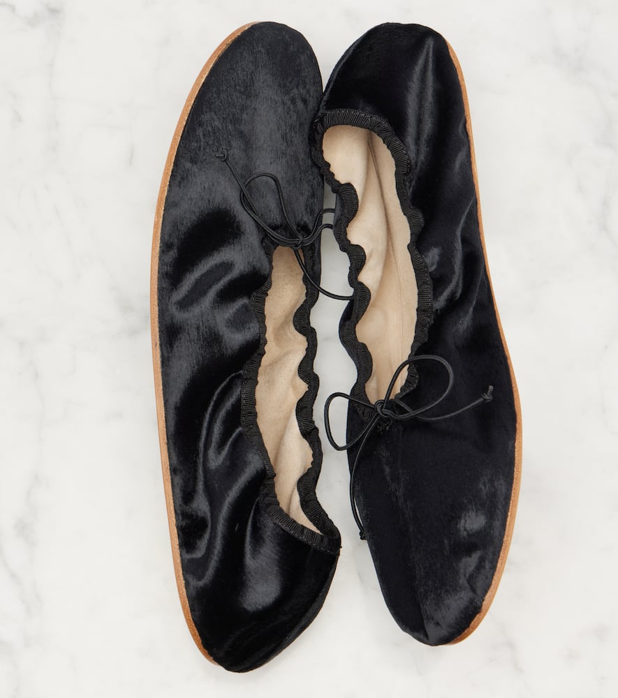 Round velvet ballet flats