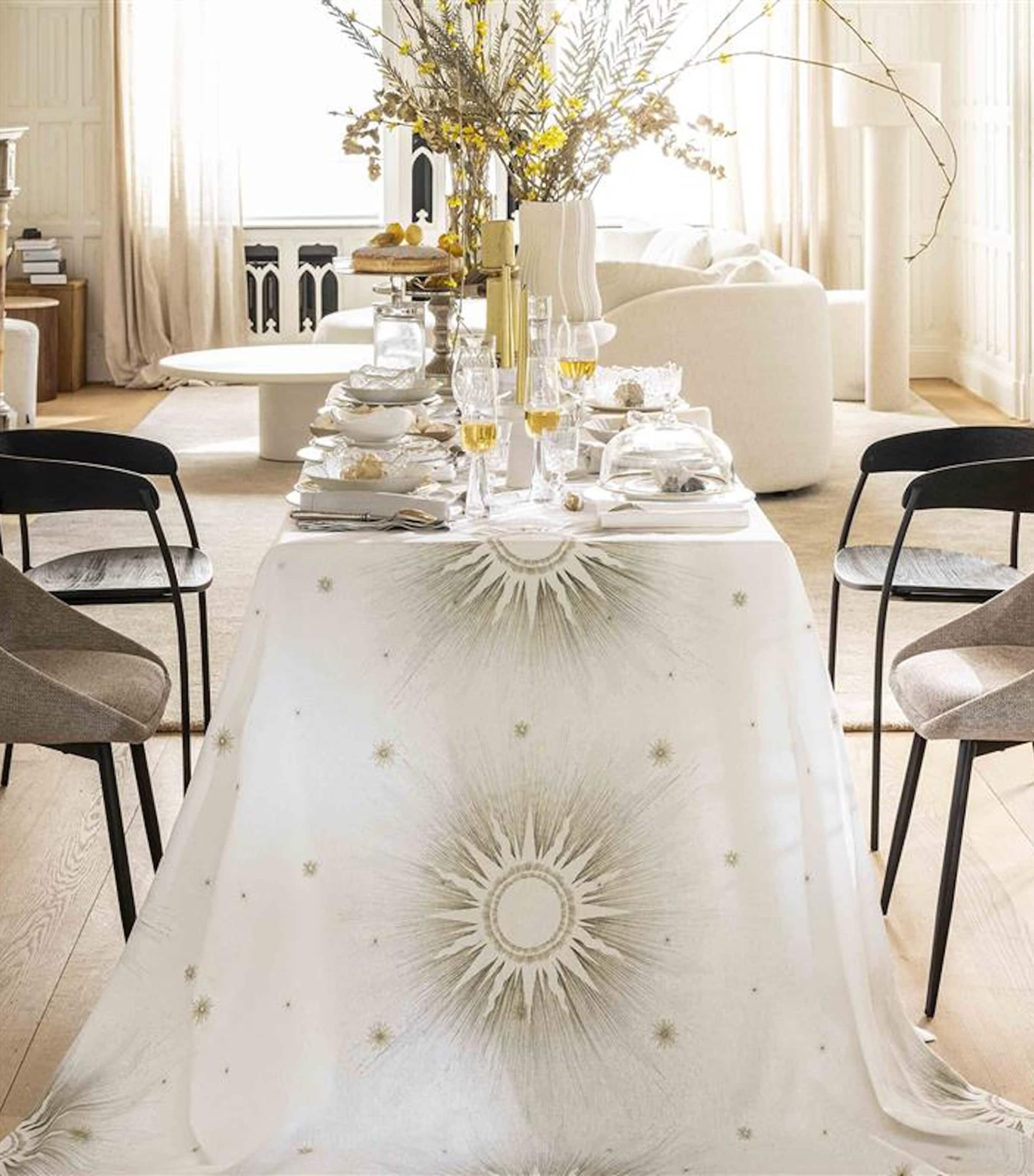 Linen Poussiere D'étoile Tablecloth