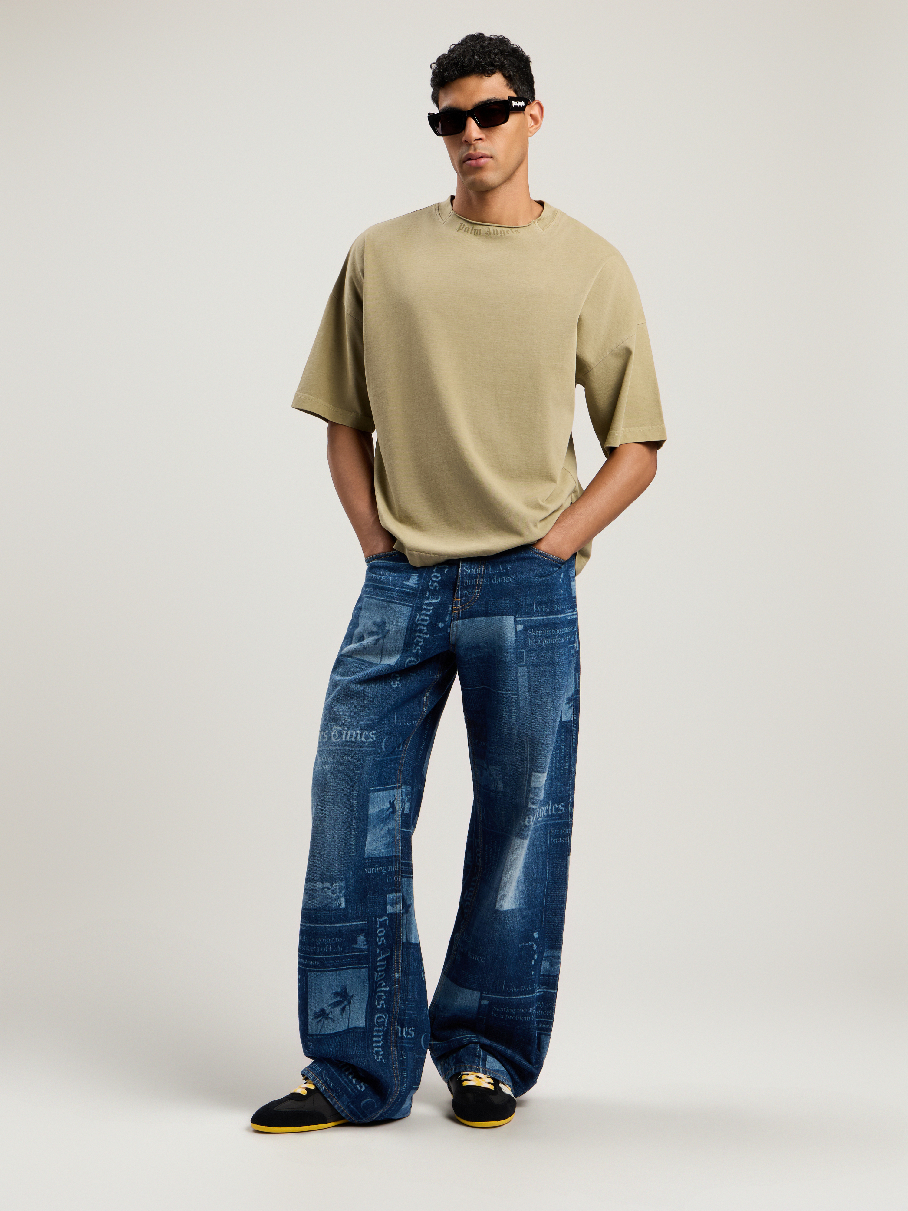 Curved Logo Loose Collar T-shirt Man  Army Green