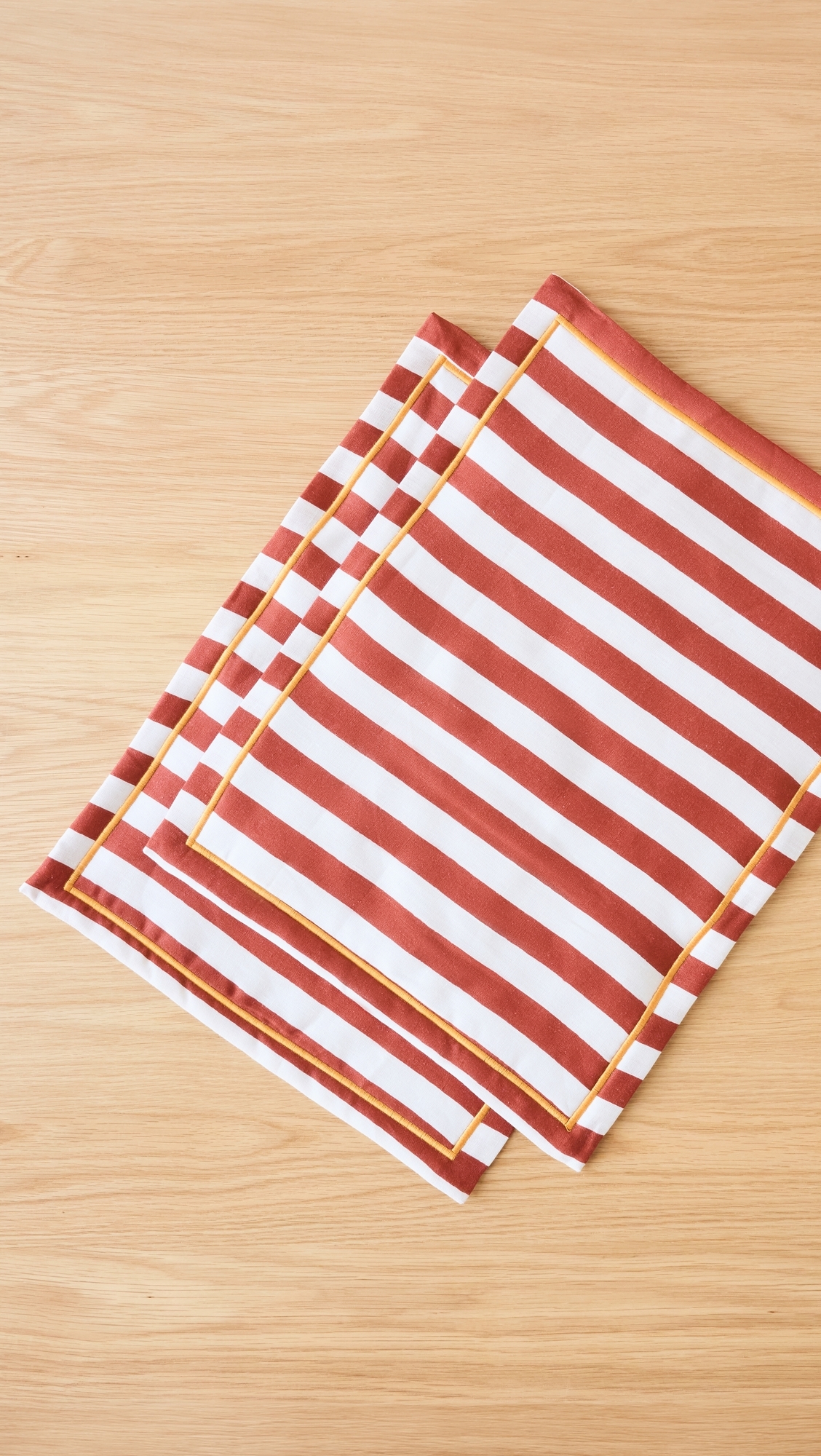 Placemat Set of 2 Red and White One Size