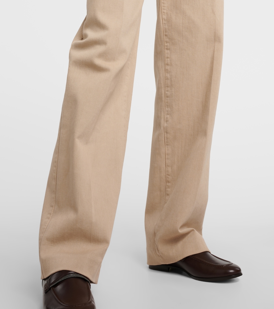 Pleated jeans