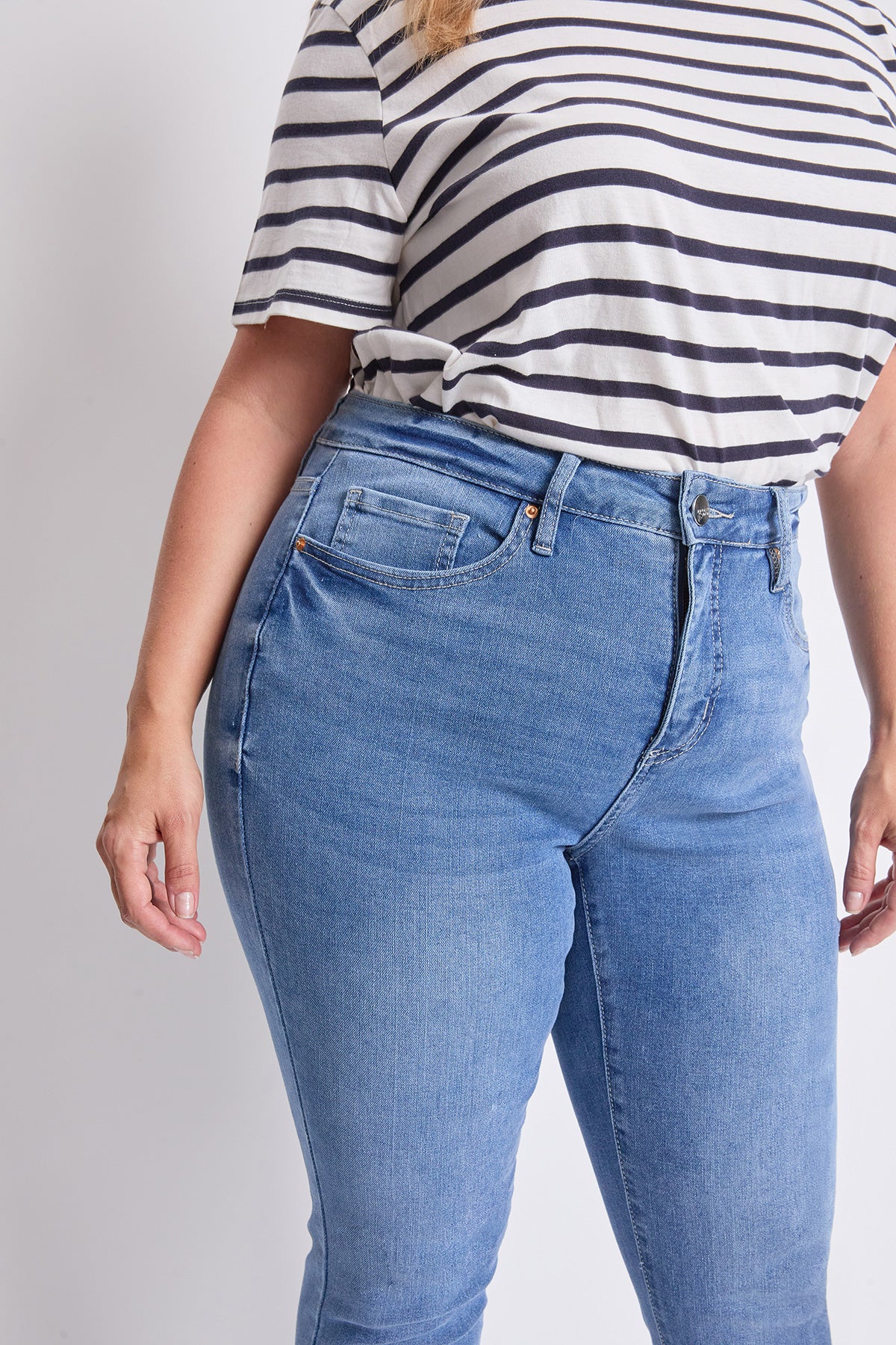 Women's Plus High Rise Basic 5 Pocket Straight Leg Jeans