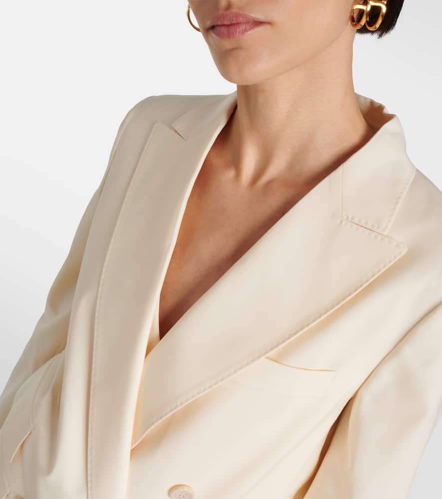 Double-breasted virgin wool blazer