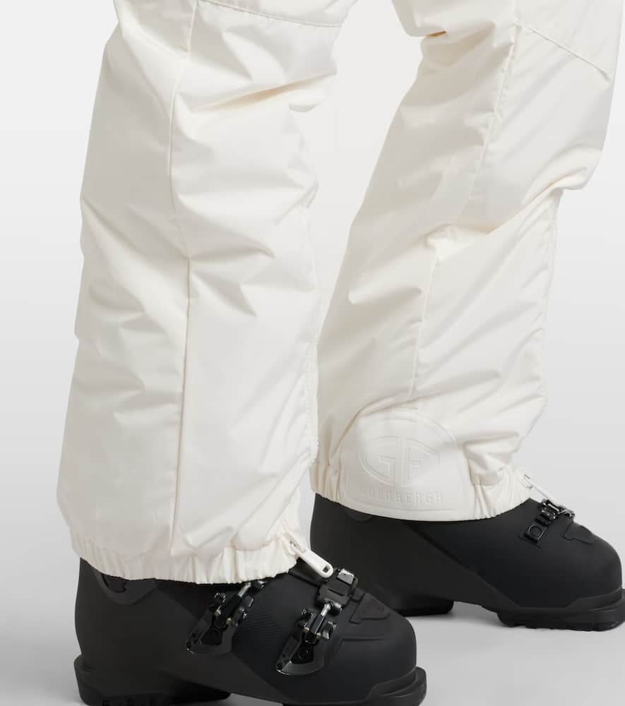 Discover ski suit