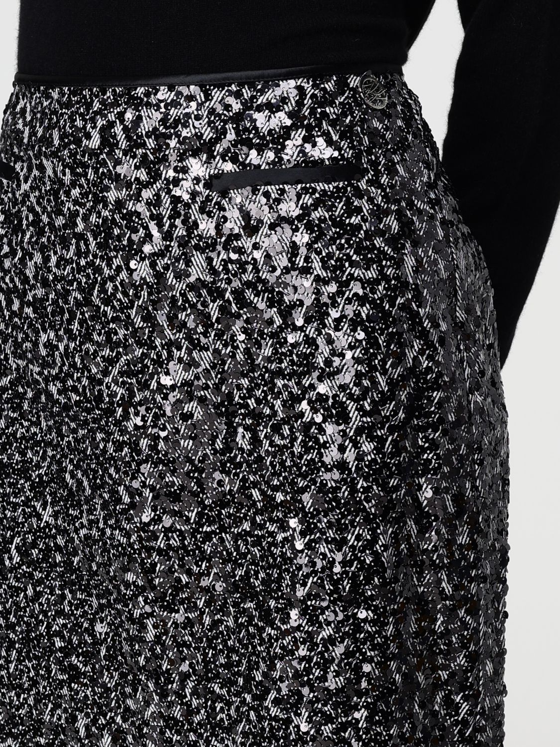 Skirt Woman color Black
