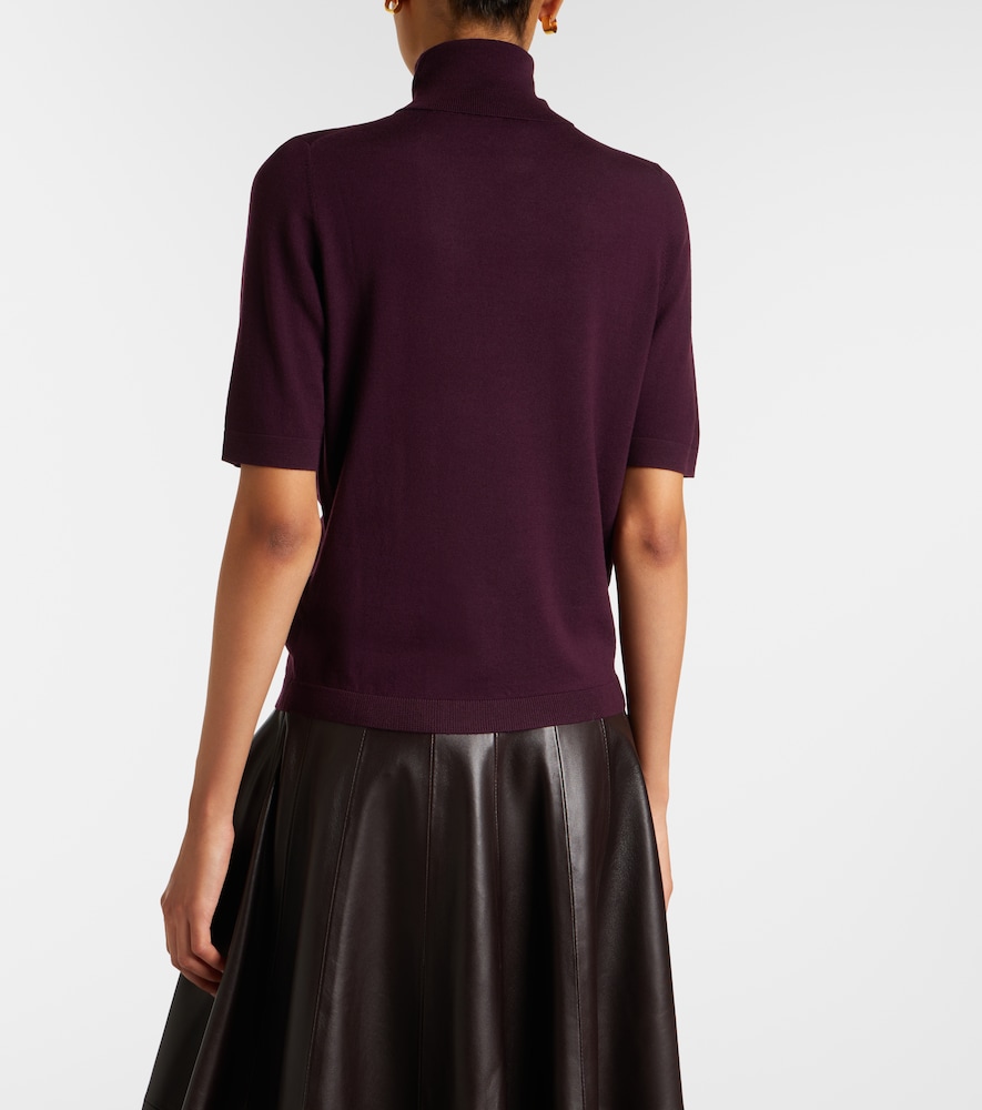Turtleneck virgin wool sweater