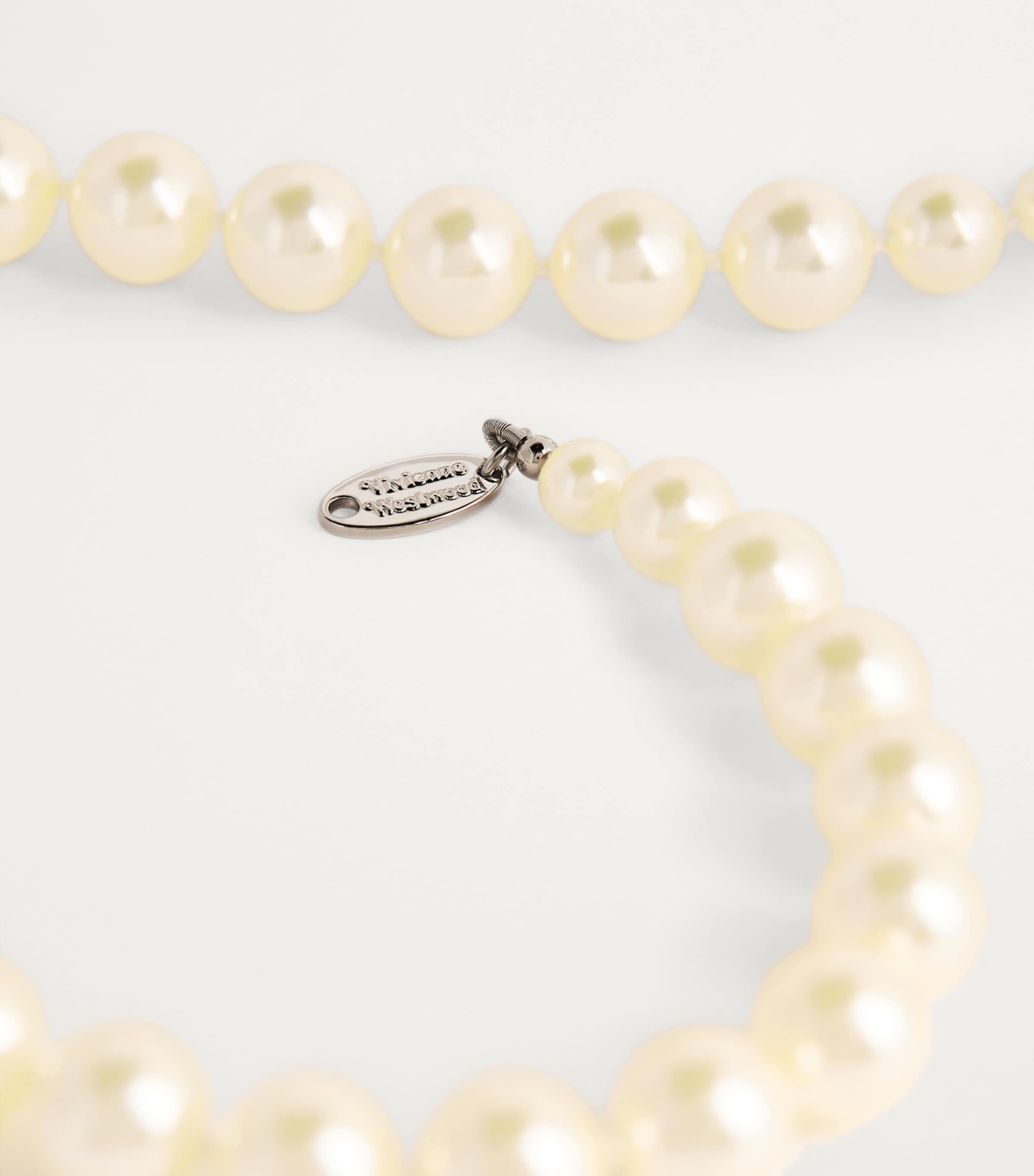 Pearl Bas Relief Choker