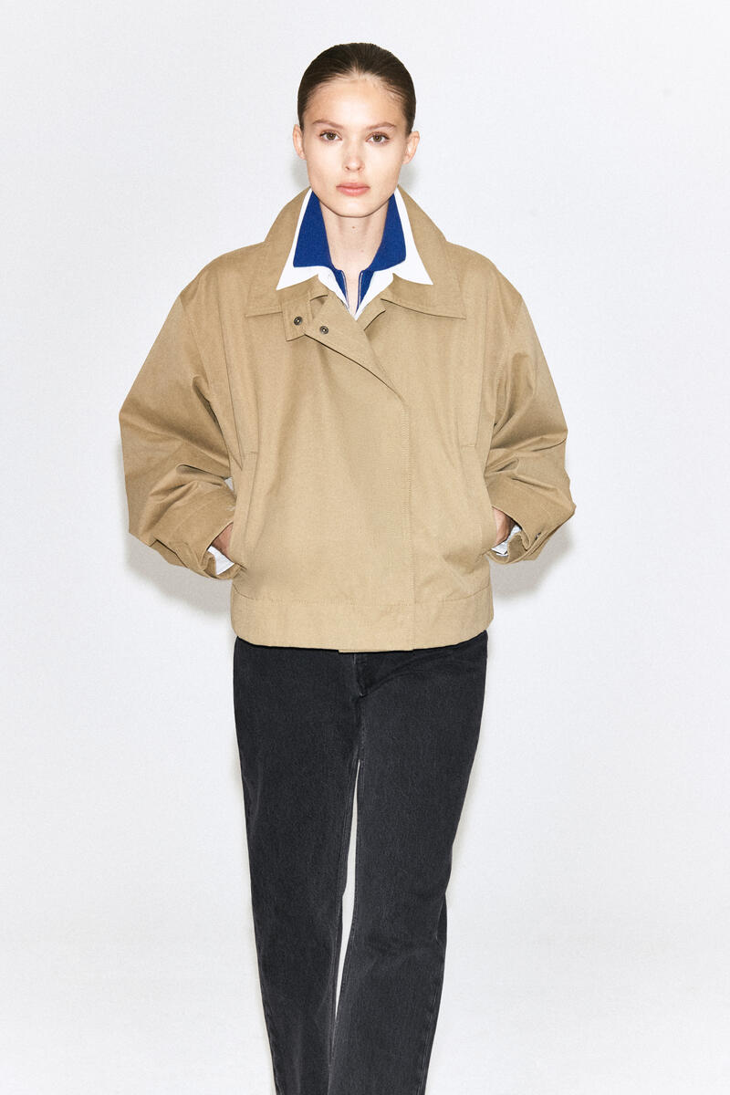 Rounded Short Trench Coat