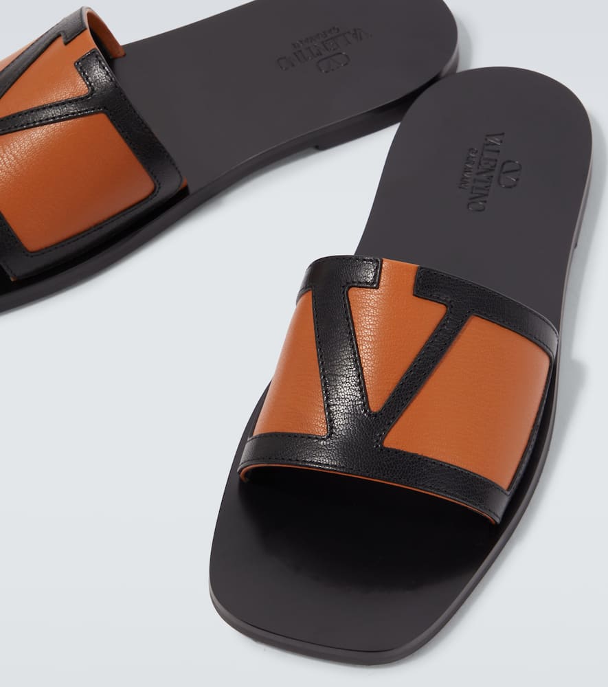 Viva Superstar leather slides