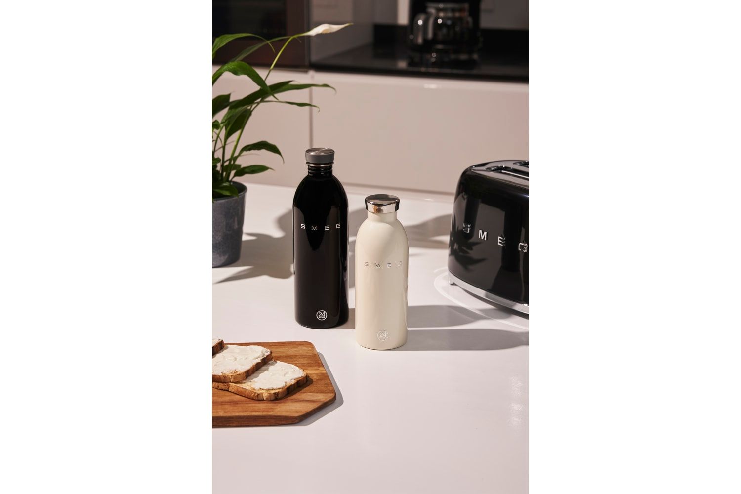 Smeg 24Bottles Clima Stainless Steel 1000ml Bottle in Black