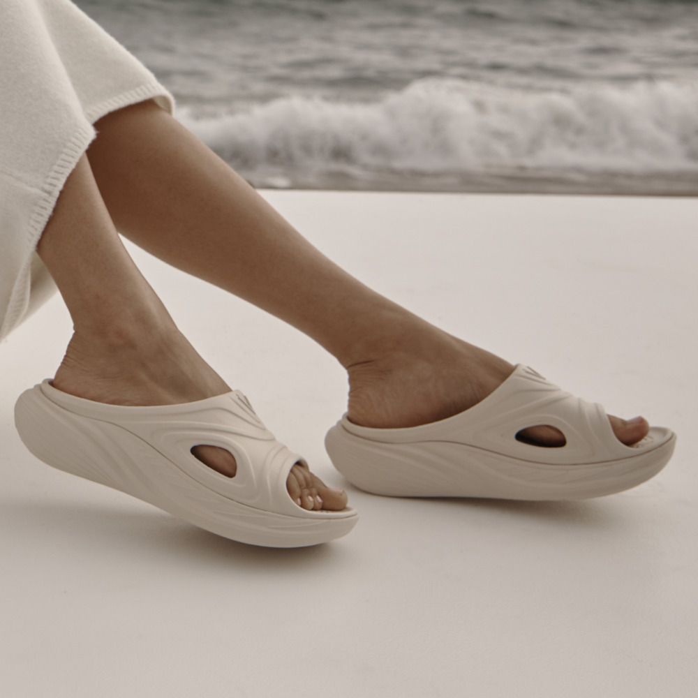 Vionic Cove Rx Recovery Sandals In Crea