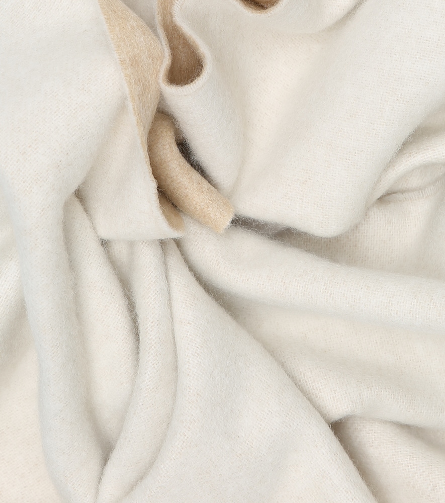 Wool and cashmere scarf