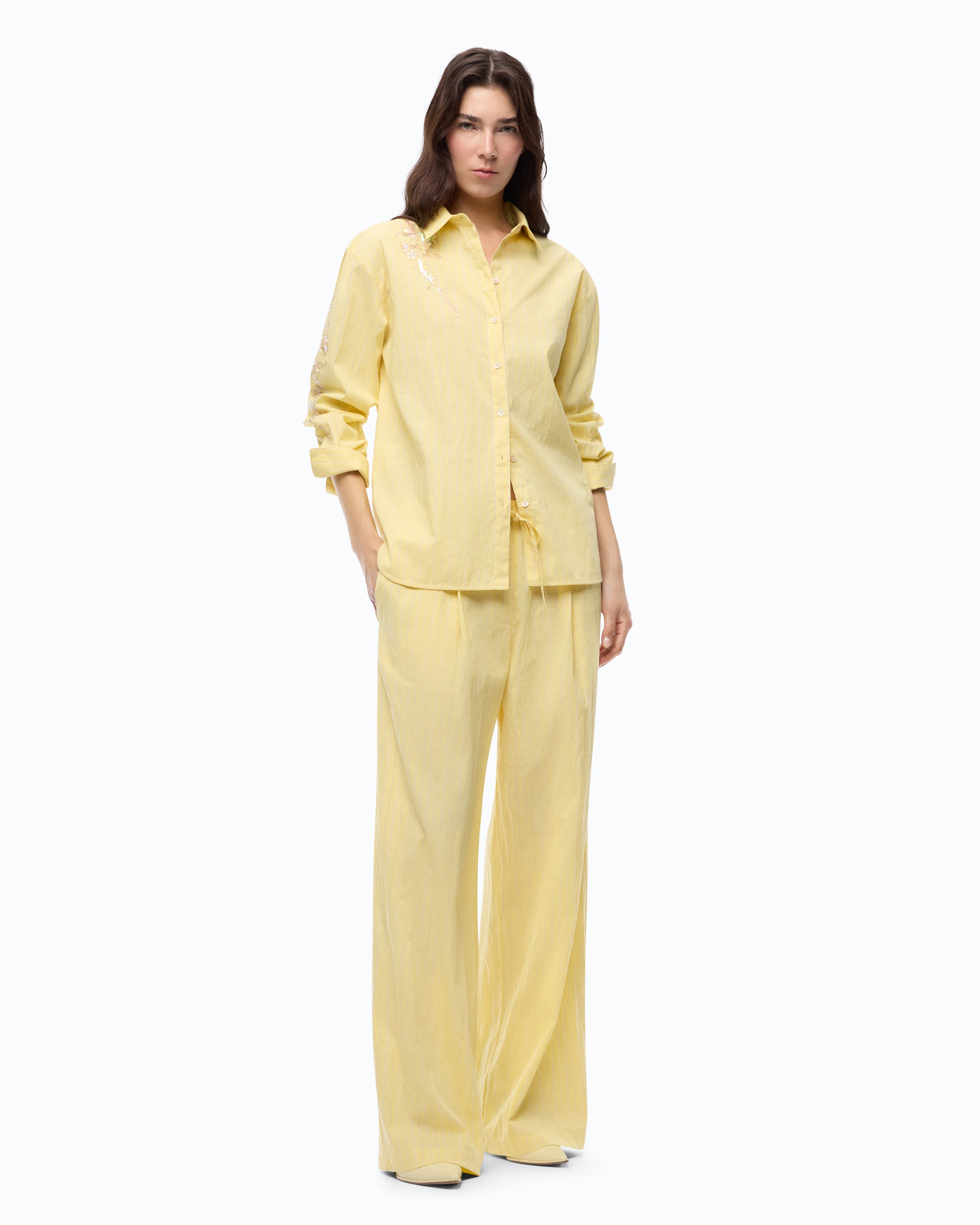 Striped shirt with floral embroidery - L