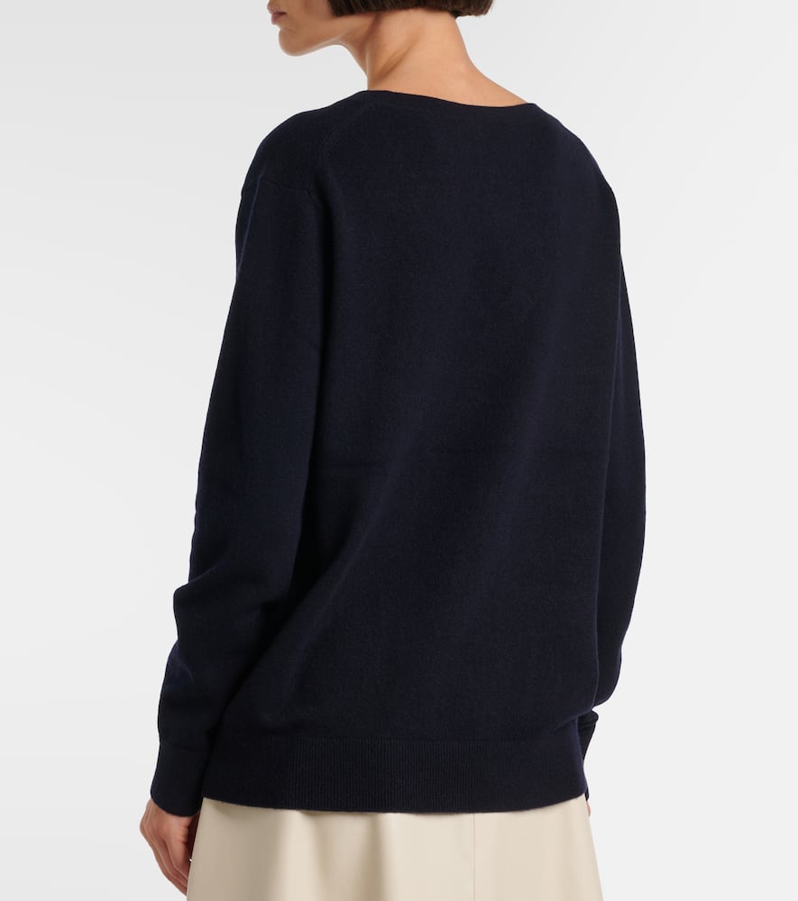 Cashmere sweater