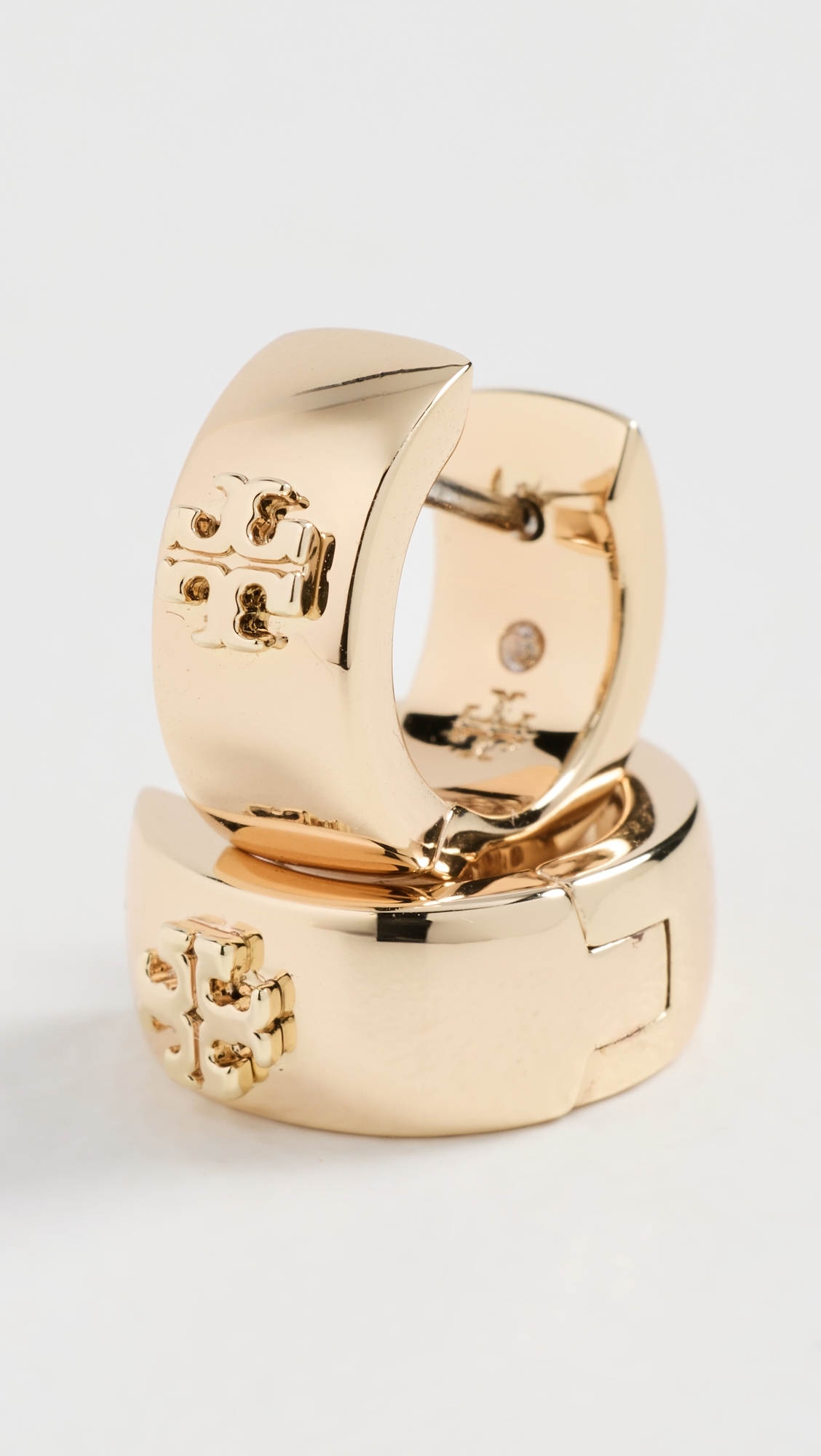 Kira Huggie Earrings Tory Gold One Size