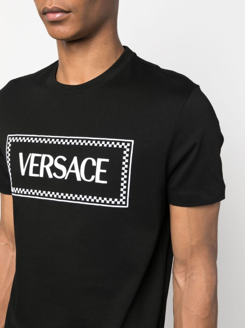 Black Crewneck T-shirt With Contrasting Logo Lettering Print In Cotton Man