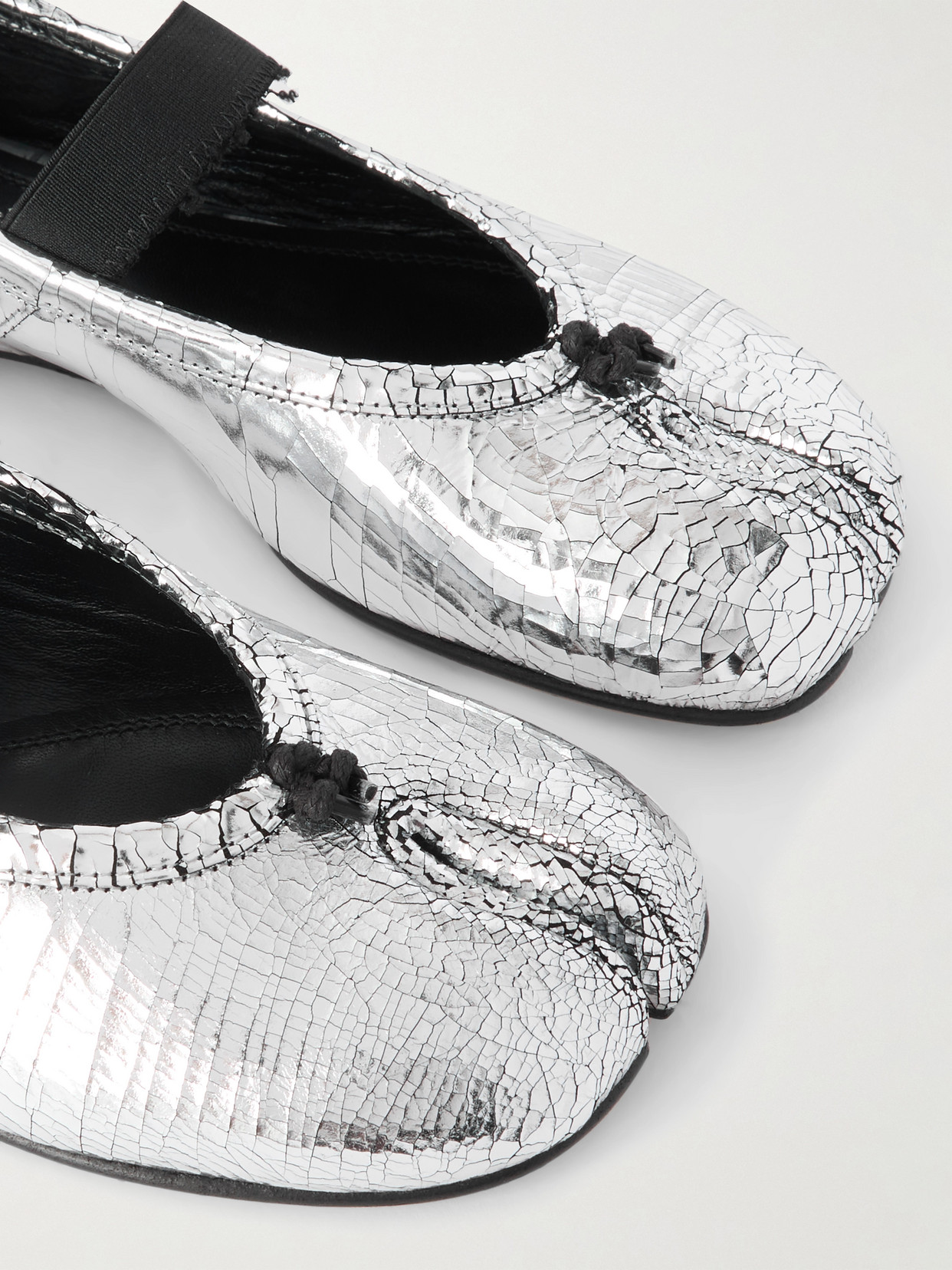 Tabi Split-toe Metallic Cracked-leather Ballet Flats - Silver