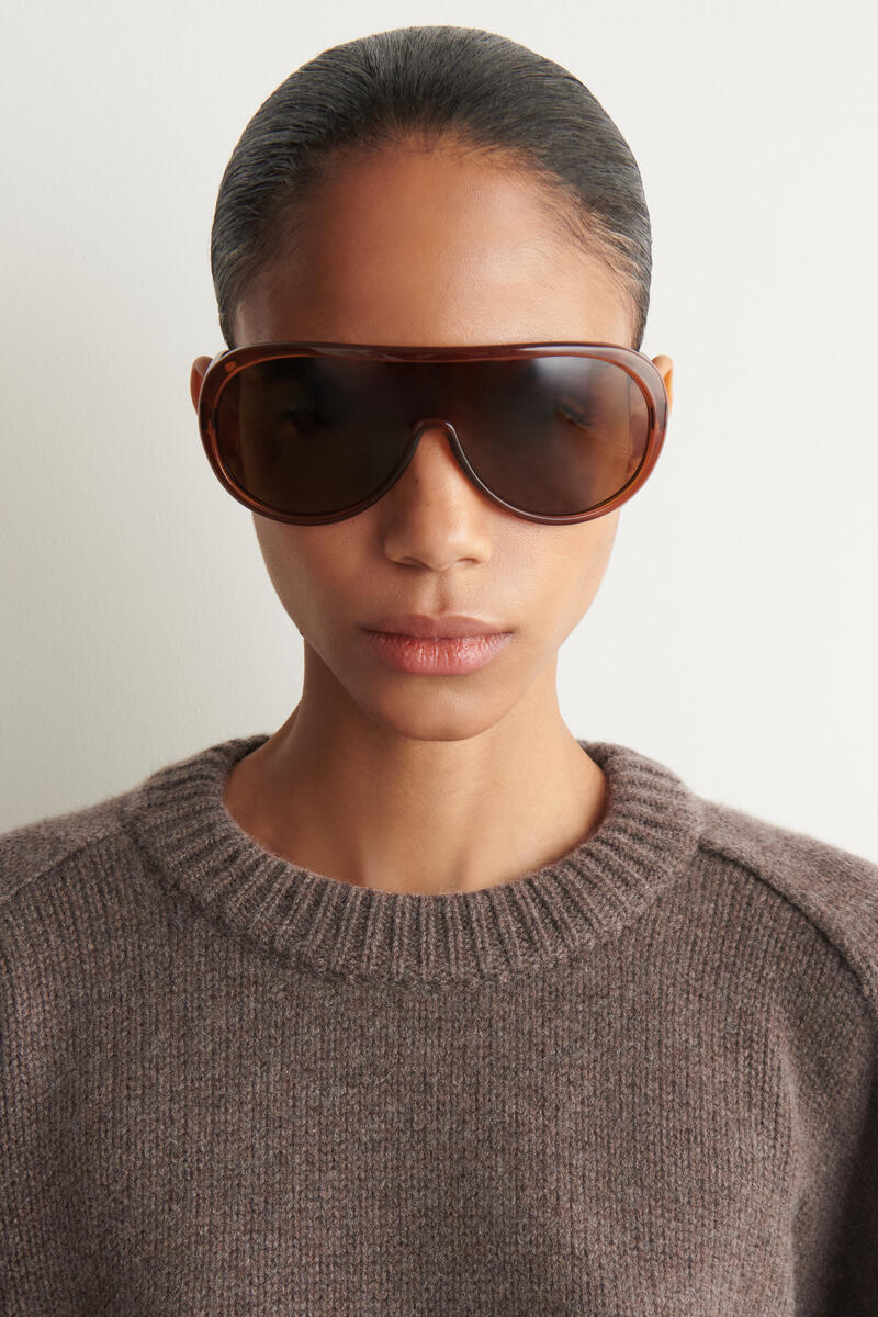 Rounded Cashmere Crew-Neck Jumper