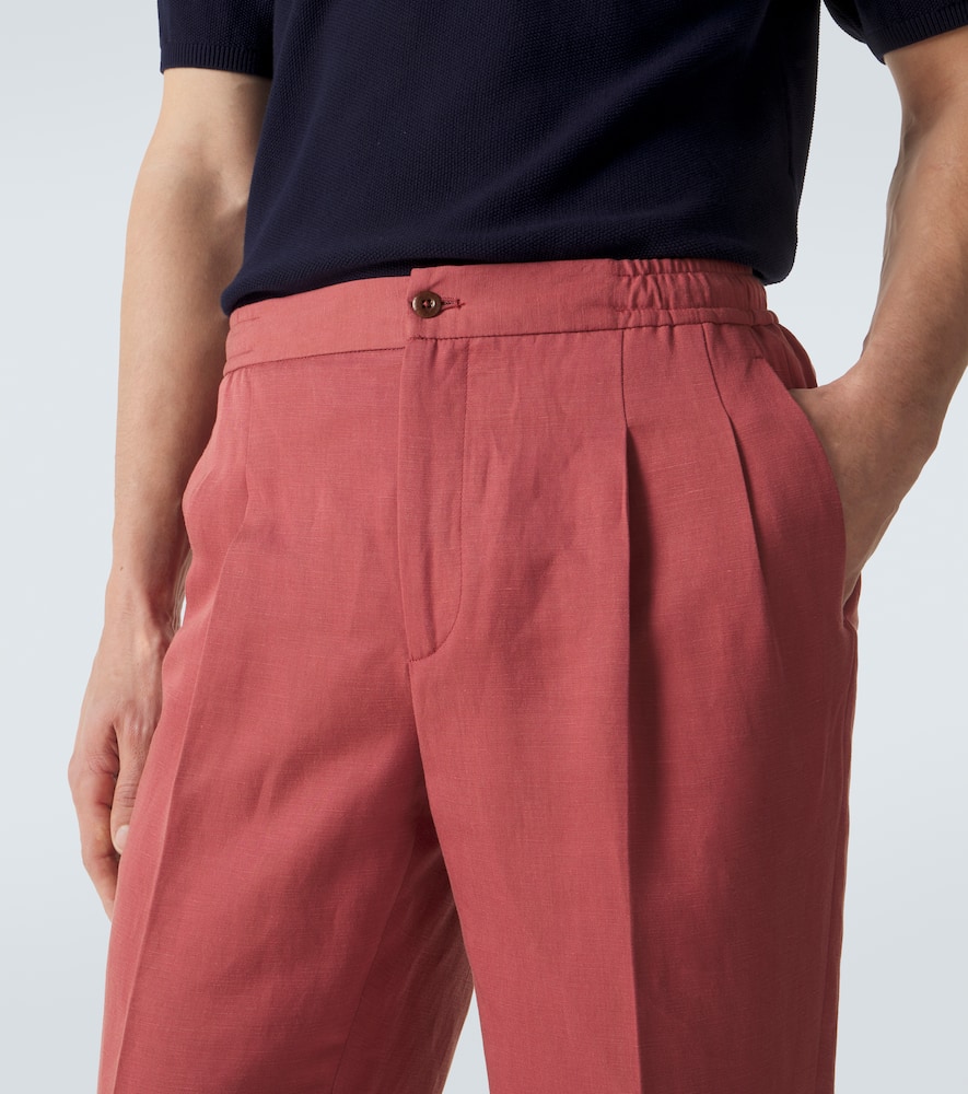 Pleated tapered pants