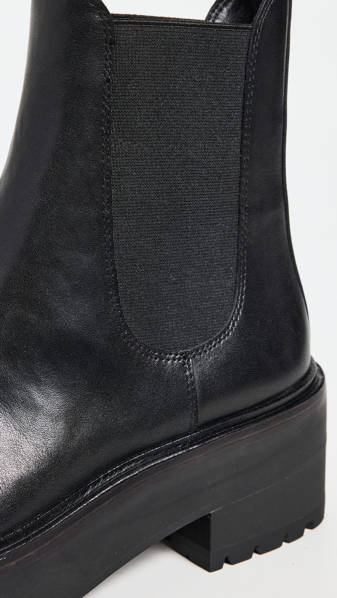 Reggie Rubber Sole Chelsea Boots Black