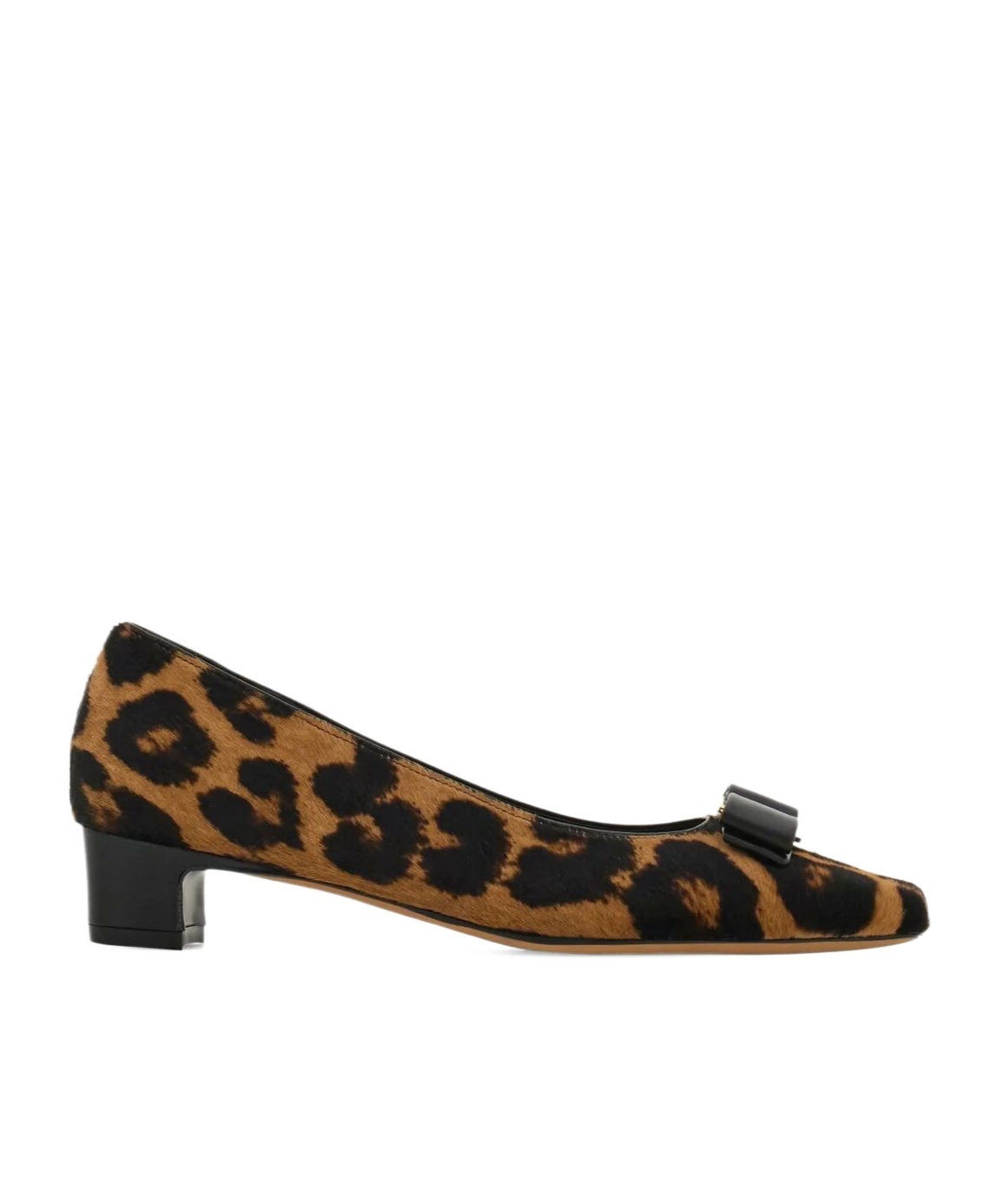 Iconic bow pump