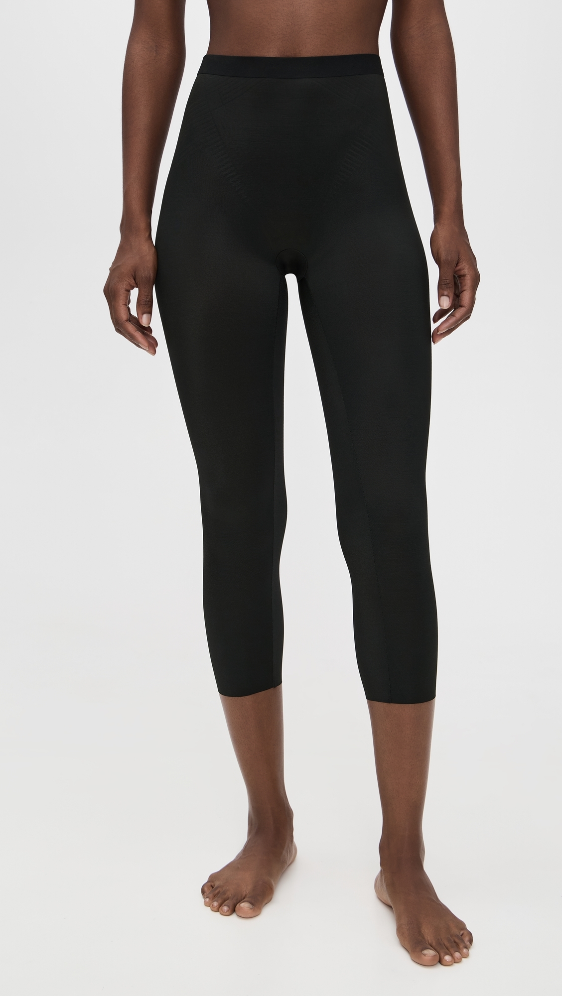 Capri Very Black