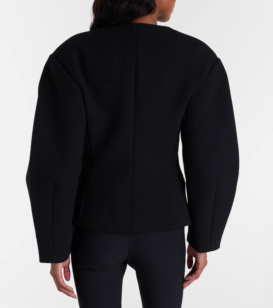 Oval jacket