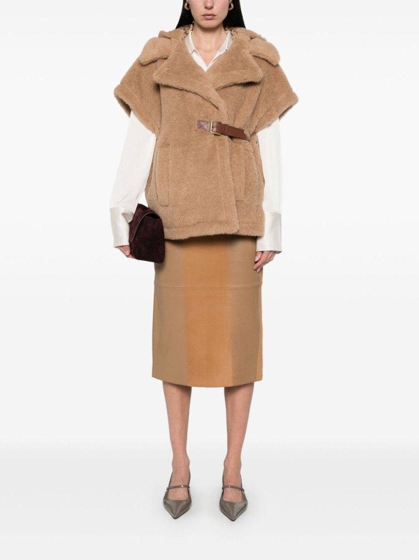 Beige Lanoso Poncho