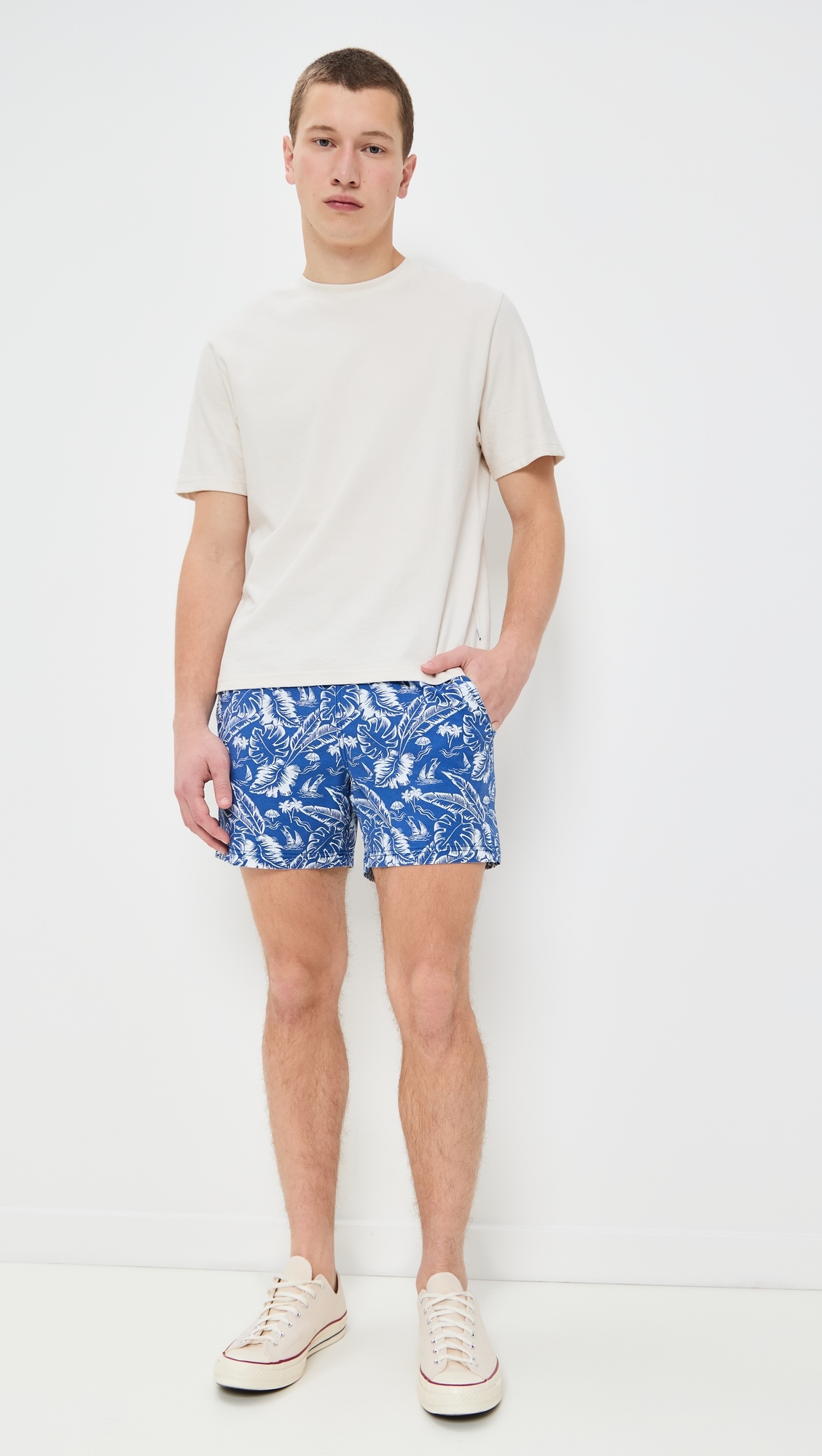 Bungalow Trunks Tropical