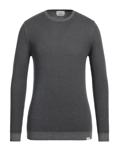 Man Sweater Lead