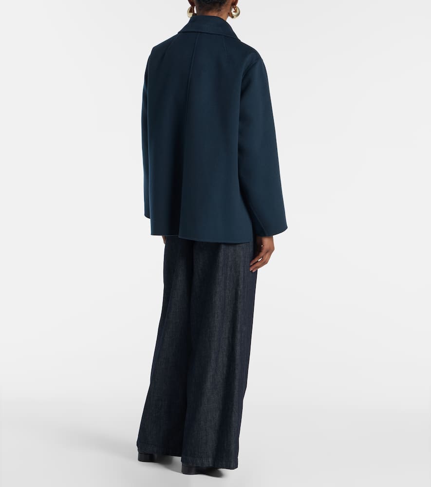 Virgin wool jacket