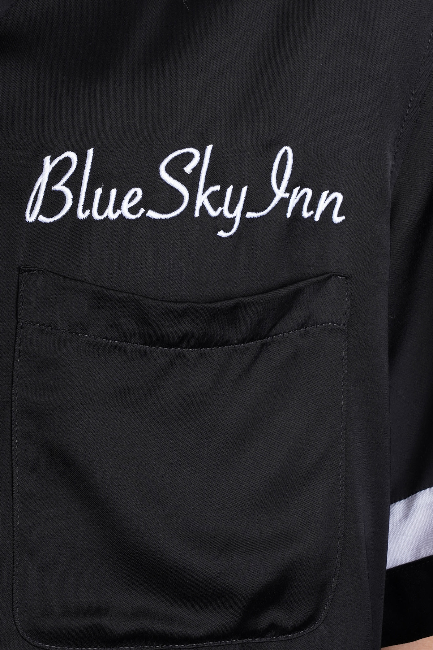 Contrast-trim embroidered logo shirt - Black