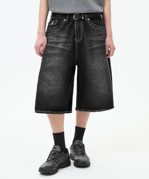 Rain Slub Two-tuck Bermuda Denim Shorts_INDIGO