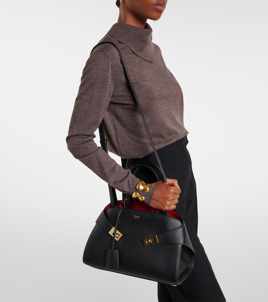 Hug leather tote bag