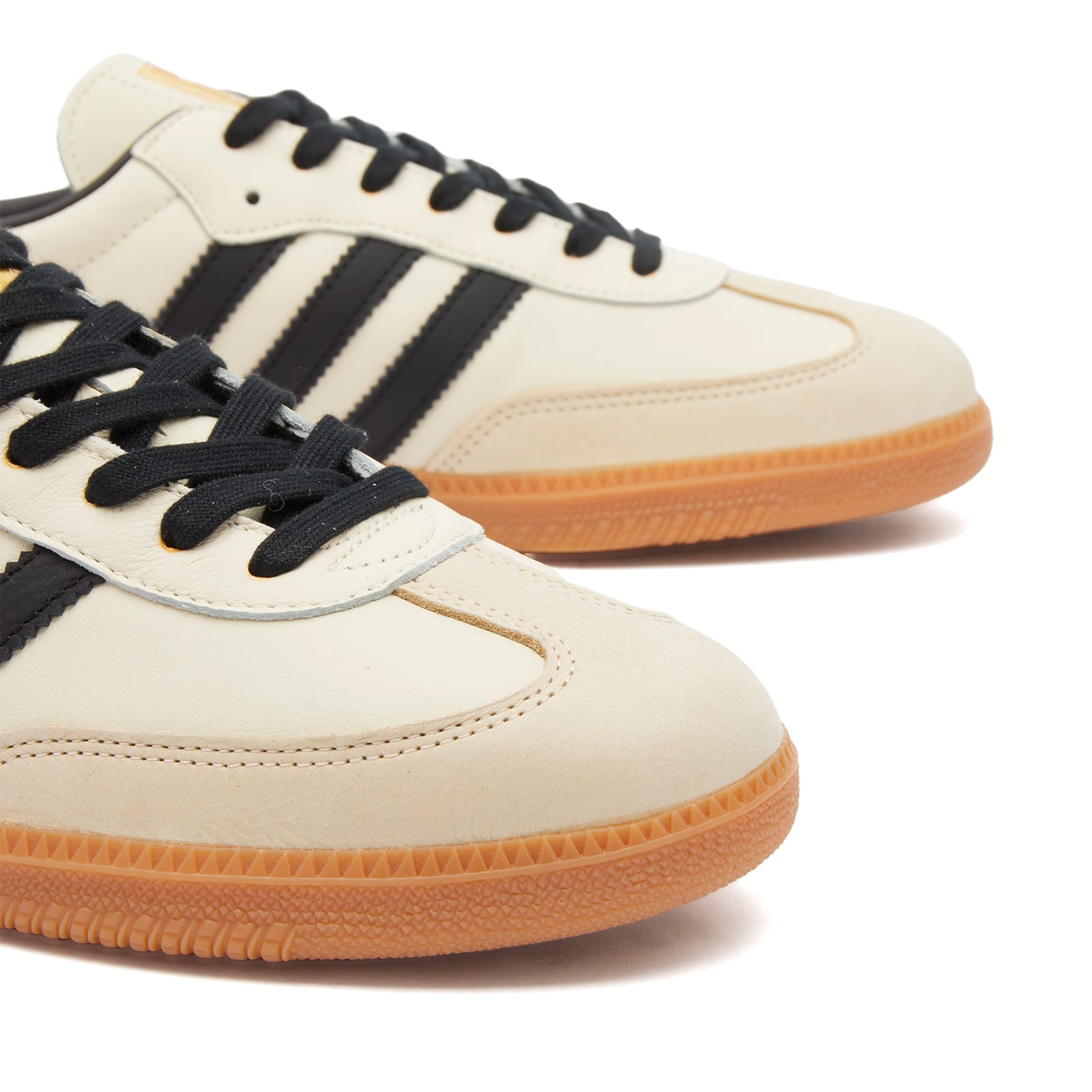 Samba OG Sneakers in Cream White/Core Black/Sand Strata