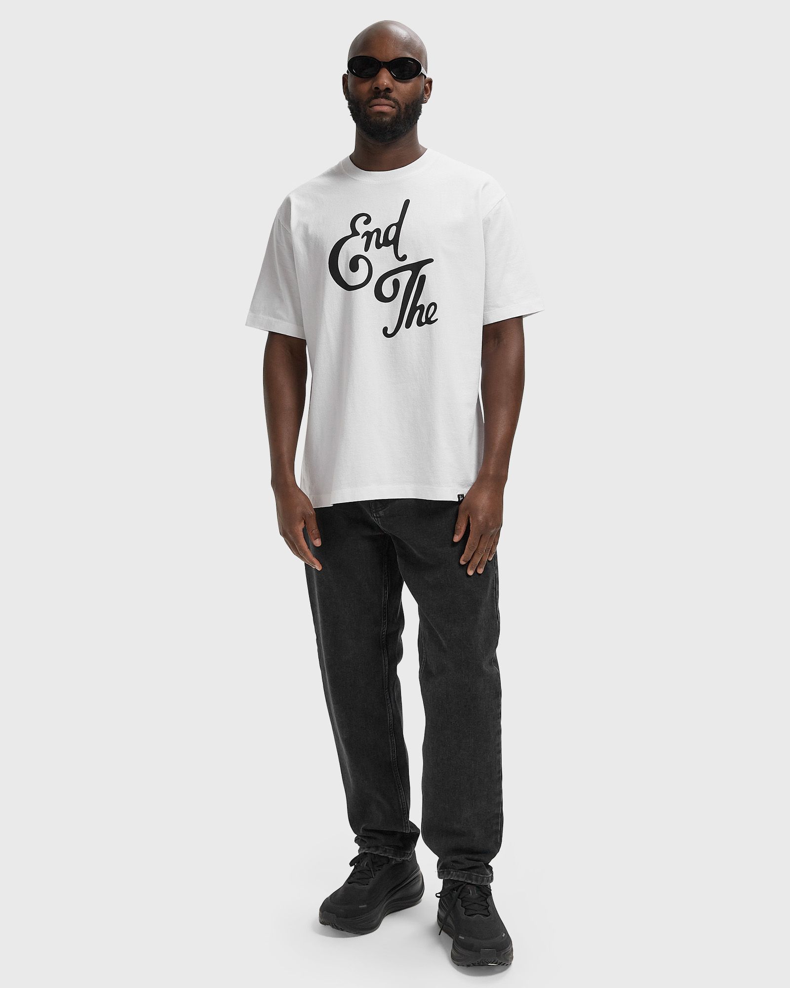 END THE LOUNGECHAIR TEE