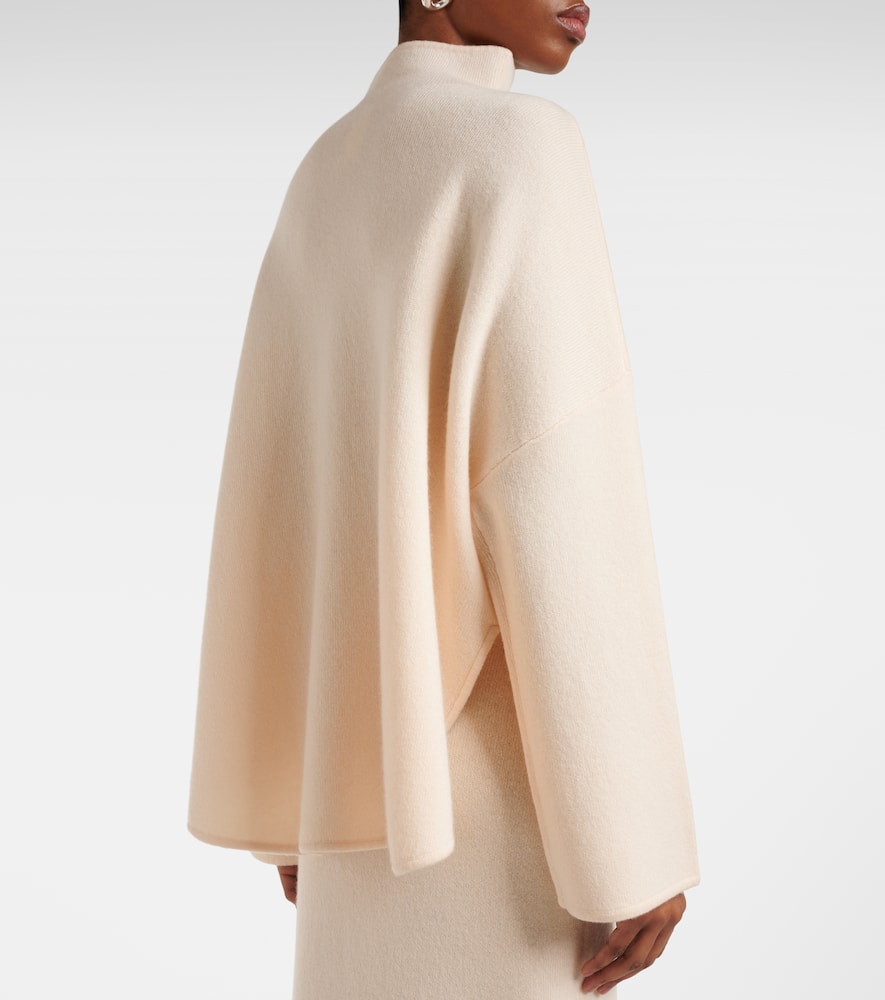 Wool and cashmere sweater