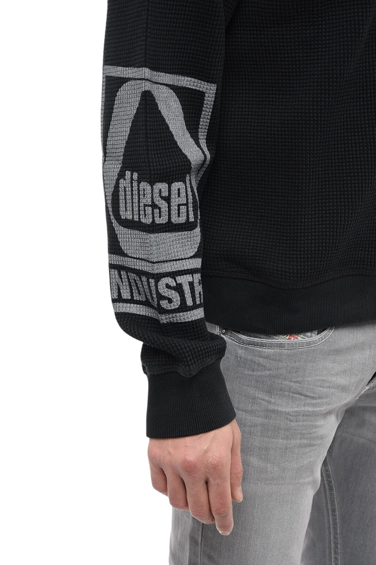 Black Crew Neck Sweatshirt
